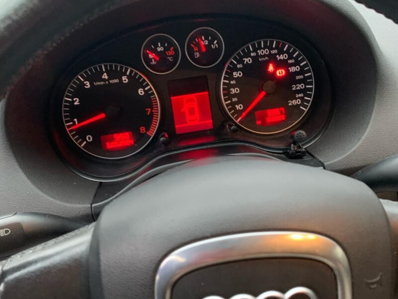 AUDI A3 1.6 FSI