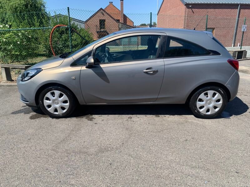Opel corsa édition 1.4